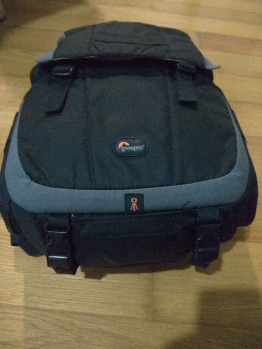 Lowepro backpack like new64584765017474121