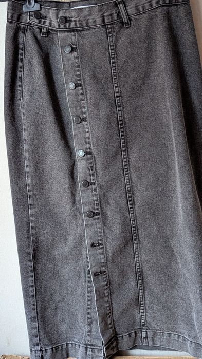 Продам джинсову спідницю, прямого крою