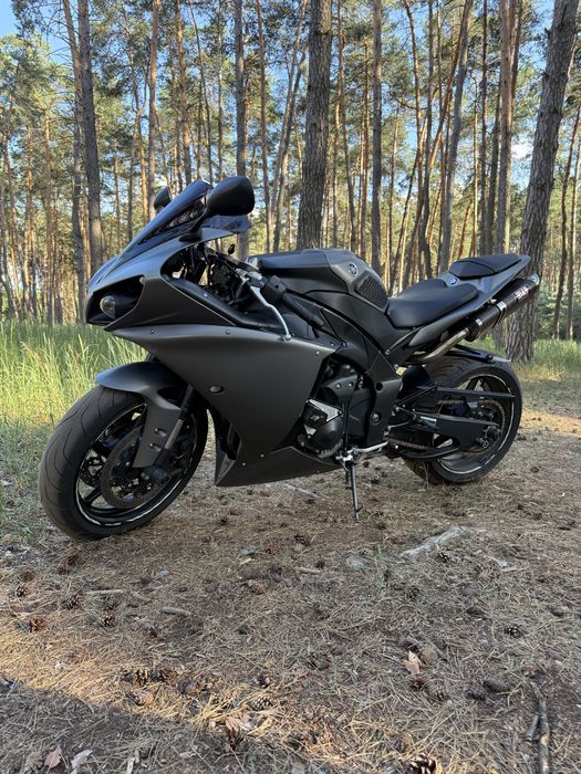Yamaha R1 2013.