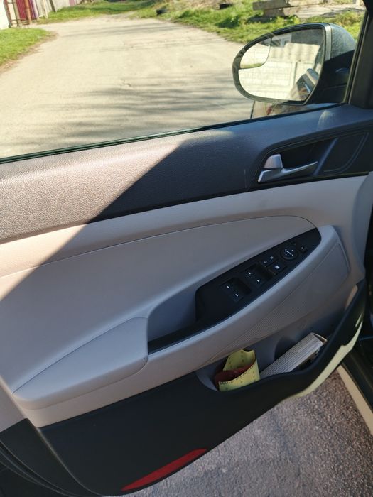 Автомобиль  Hyundai Tucson 2016 2.0