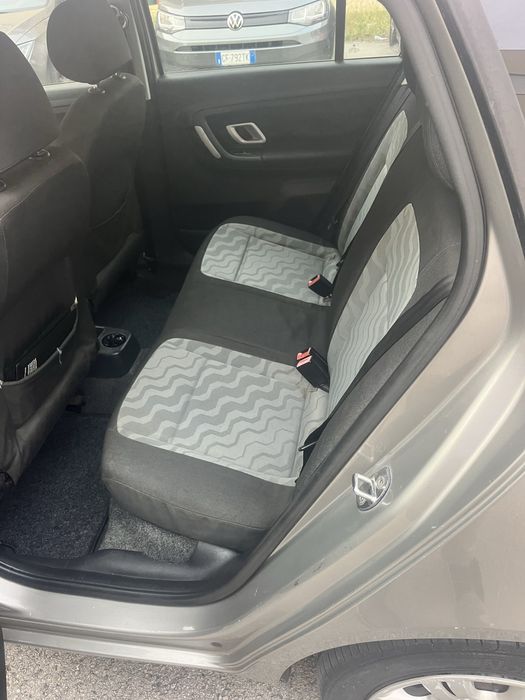 Boas vendo skoda fabia 1.2 gasolina