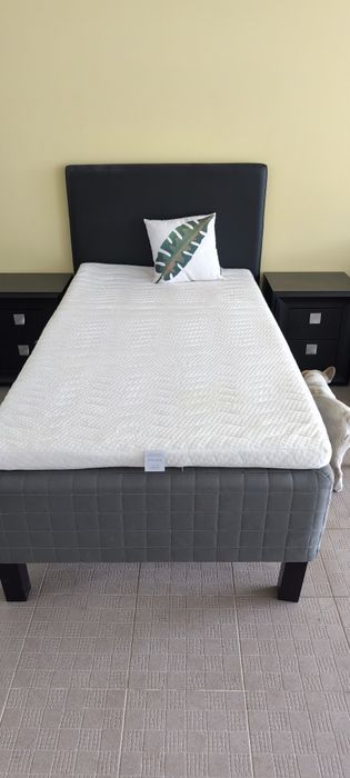 Vendo conjunto de mobiliário completo em excelente estado com design moderno e cores neutras ( preto / cinza) ideal para quarto ou estúdio