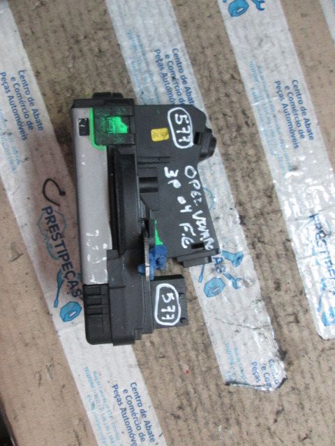 Fechadura / fecho porta frente esquerdo OPEL Vivaro A Combi (X83)