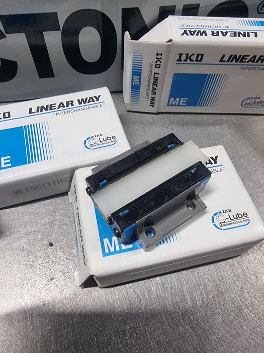 Wózek prowadnicy liniowej IKO Linear Way ME15