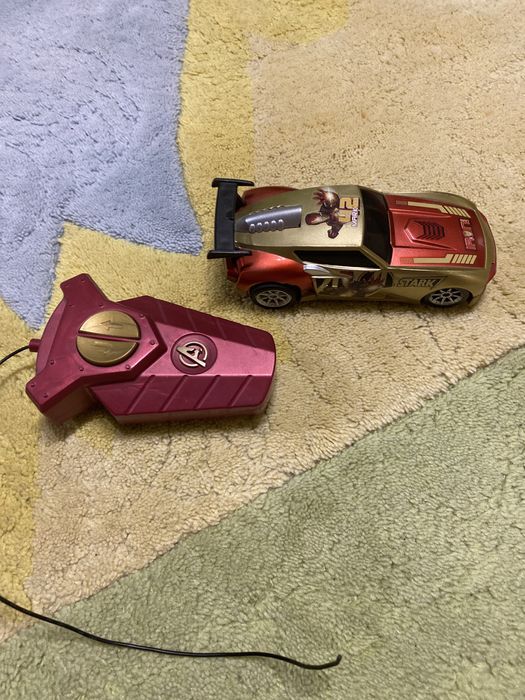 Машинка на пульті