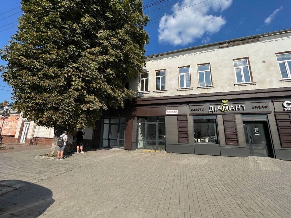 Продаж приміщень 1-го та 2-го поверхів з окремим входом, 220 м2 у м. Сміла