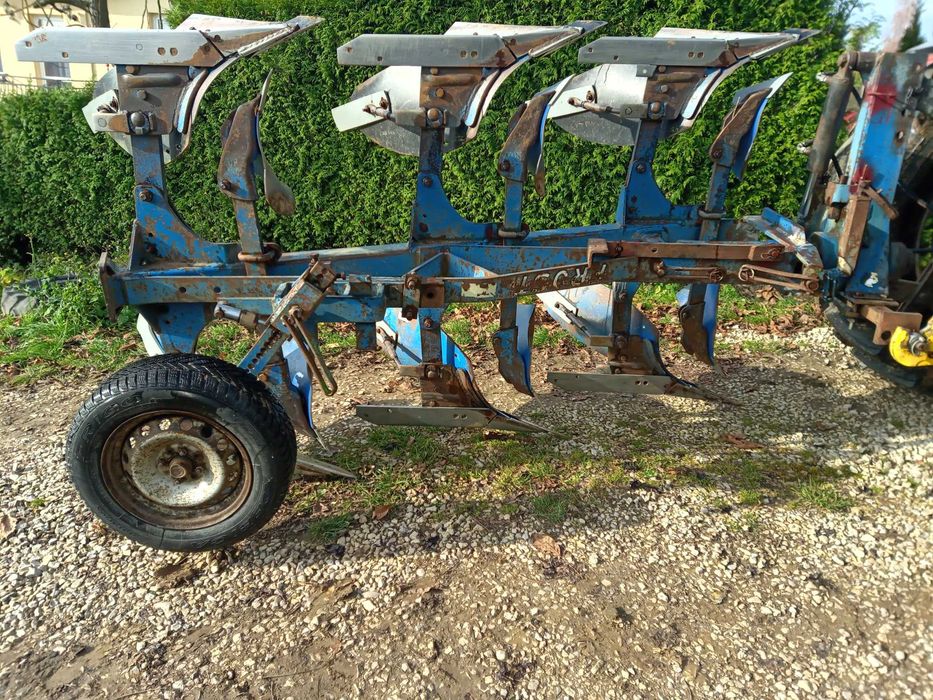 Pług obrotowy 3 skibowy