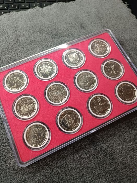 Планшет для монет з капсулами