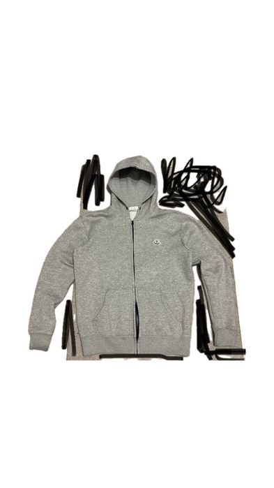 Зипка Moncler (размер M)