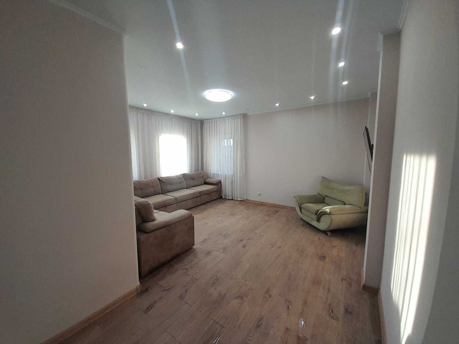 Продам Дом с ремонтом в Дергачах. 2 этажа, 156 м2, 12 соток. Баня. AN