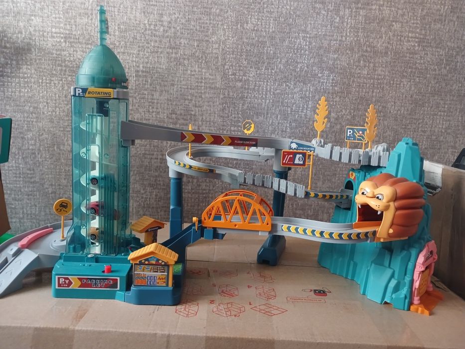 Многоуровневый автотрек-парковка  с лифтом