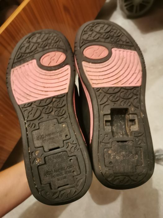 Wrotkobuty buty z kółkami wrotki 35