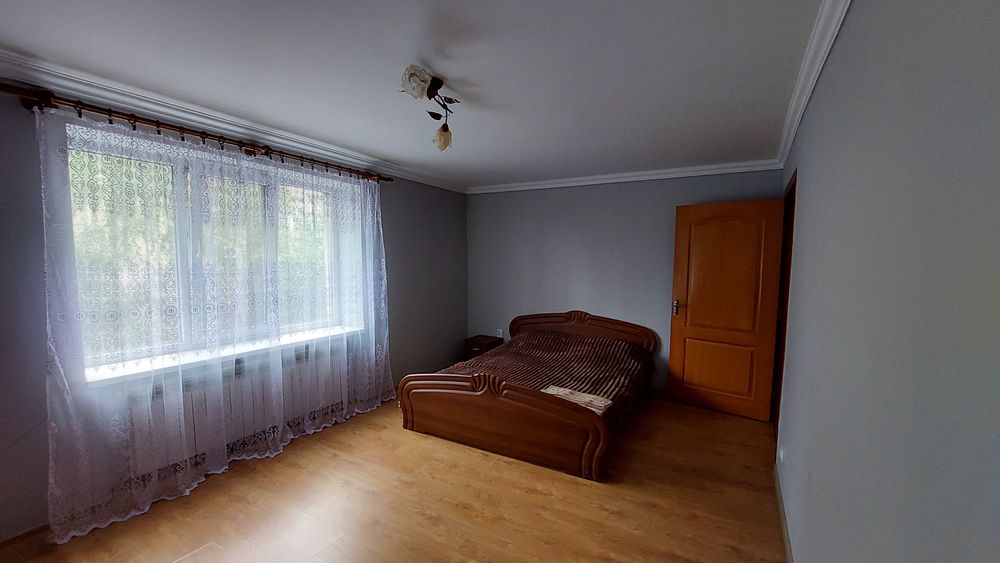 2 кімнатна квартира біля басейну подобово