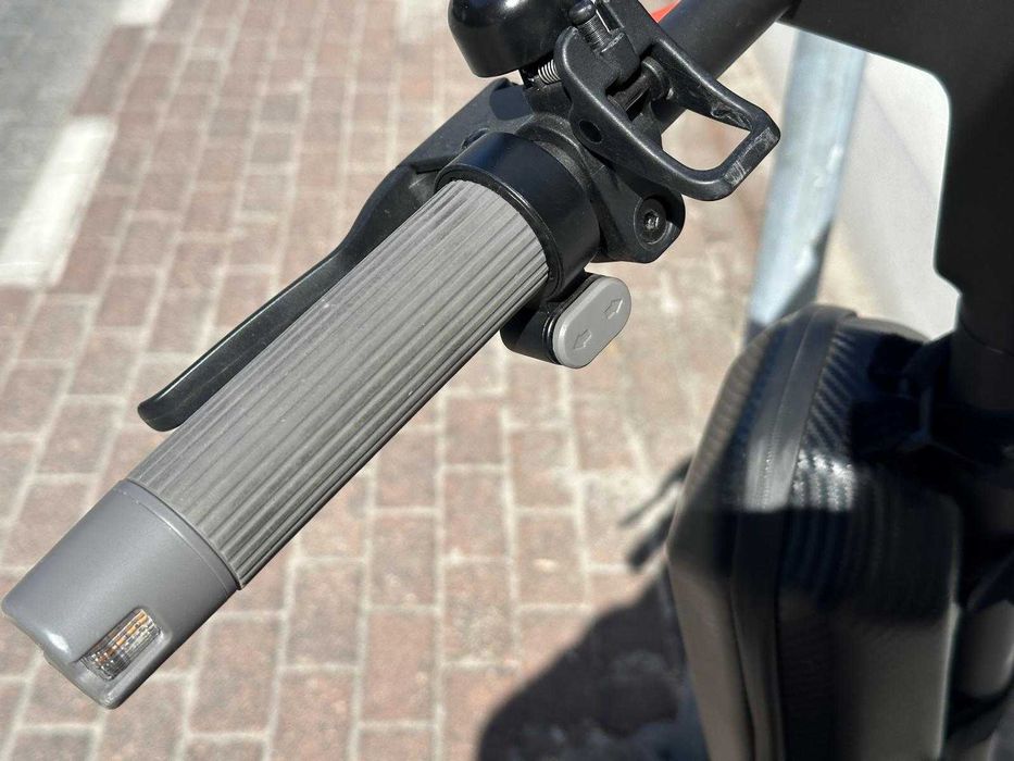 Hulajnoga XIAOMI ELECTRIC SCOOTER 5 ładowarka