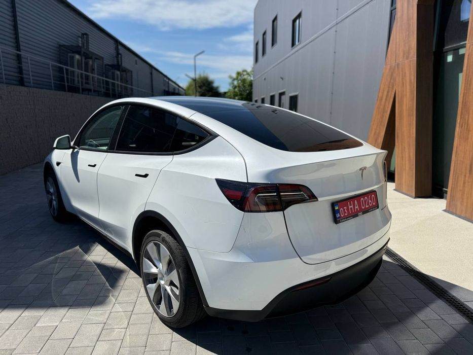 Оренда тесла 3 прокат tesla 3 оренда електромобіля