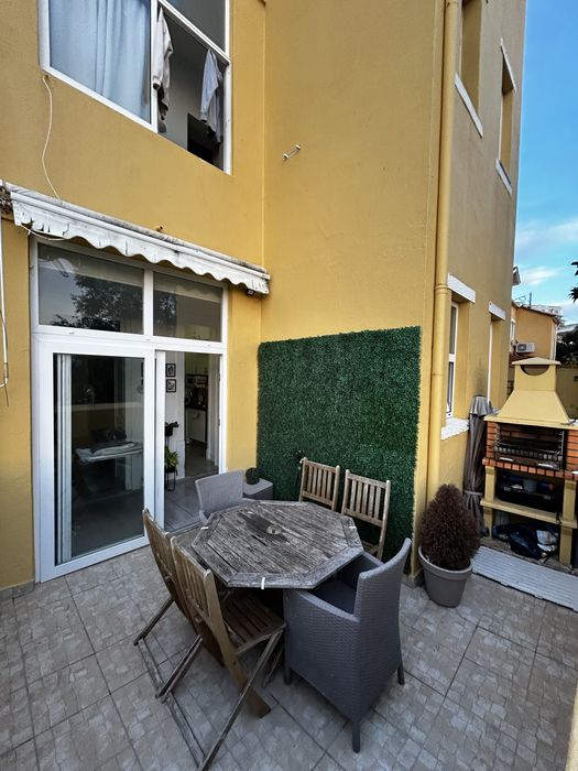 T2 Mobilado com Terraço | Campolide / Sete Rios | Remodelado | Entrada Imediata | 1400€