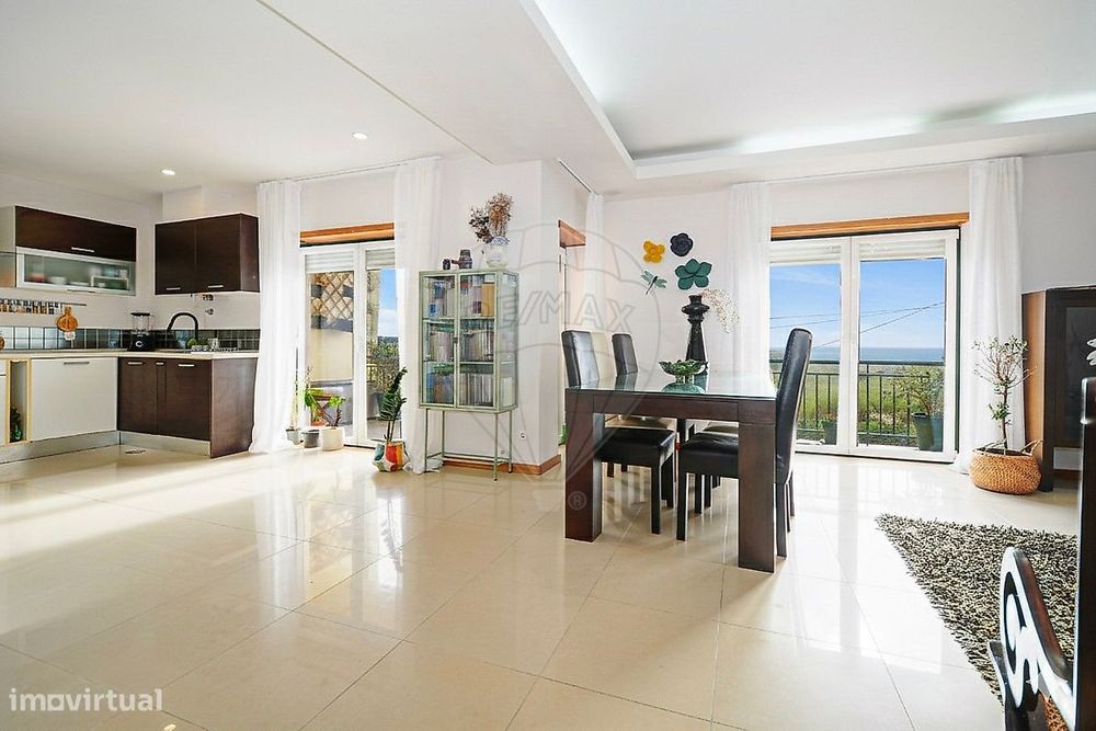 Apartamento T2 para venda — Peniche, Leiria