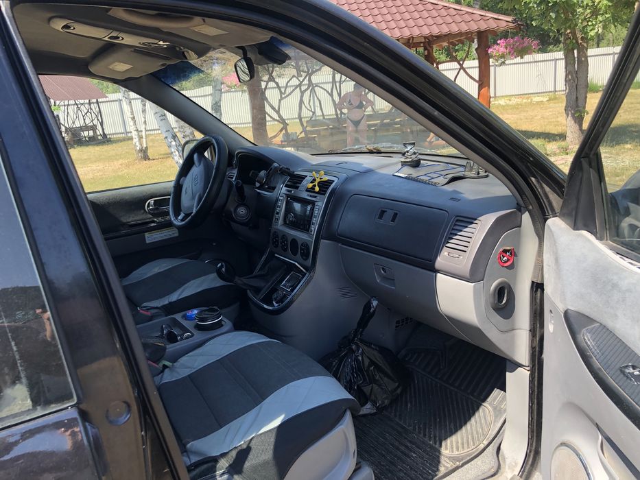 Kia Carnival 2003 Rest