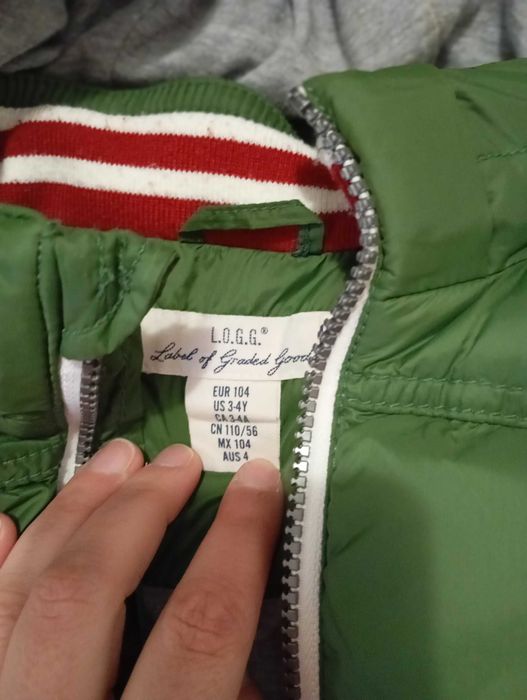 Conjunto de roupa para rapaz de 3 anos