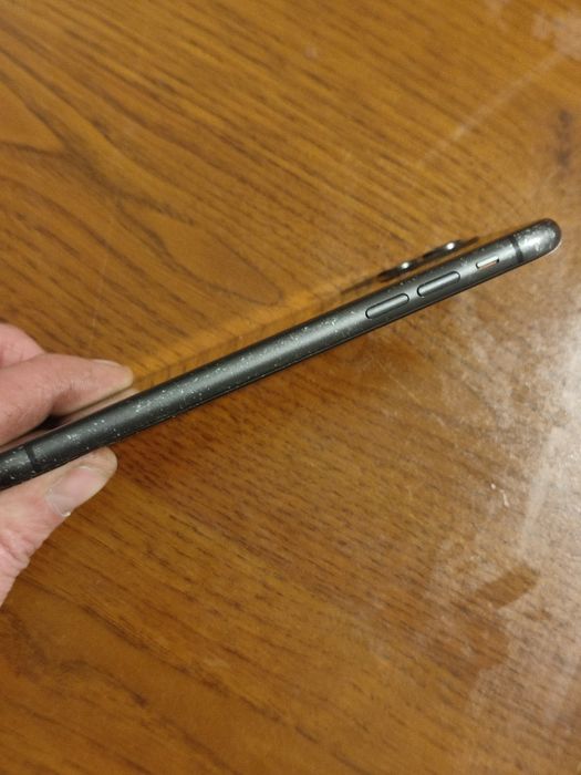 Продам телефон iPhone 11