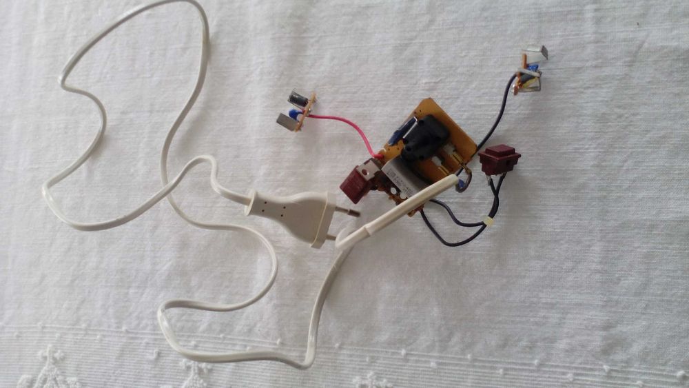 Peças para o centrifugador e espremedor de frutas.