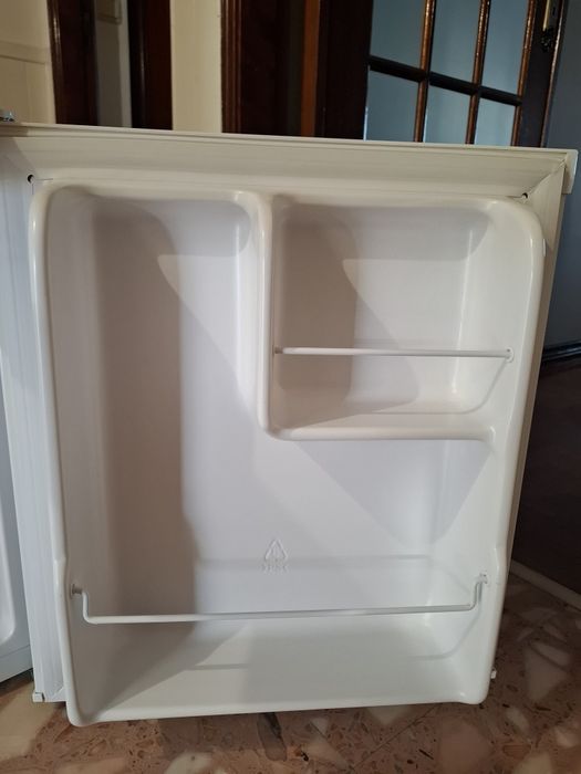 Frigorífico Selecline compacto – impecável e a funcionar na perfeição!