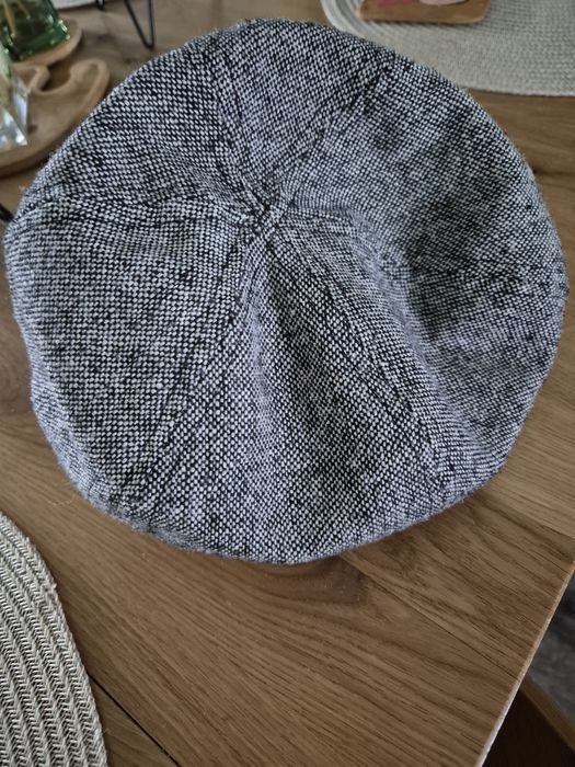 Kaszkiet obwód głowy +/- 56cm