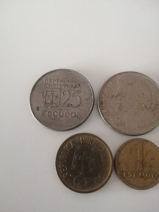 Vendo lote de 21 moedas (pesetas e escudos) (portes incluídos)
