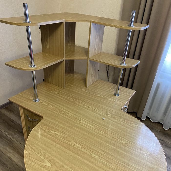 Кутовий письмовий стіл для двох дітей