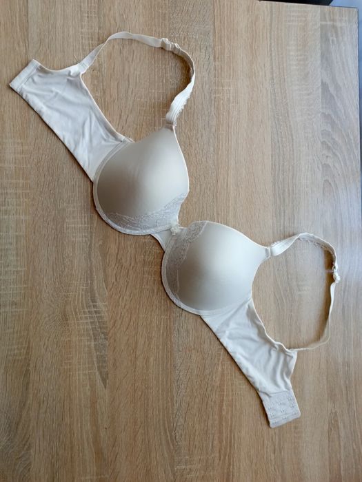 Ліфчік, бюстгальтер з гладкою чашкою на 75-80 С, D