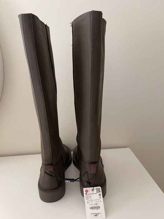 Botas cor caqui t. 40