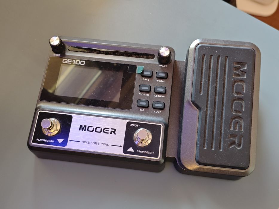 Mooer GE100 pedaleira
