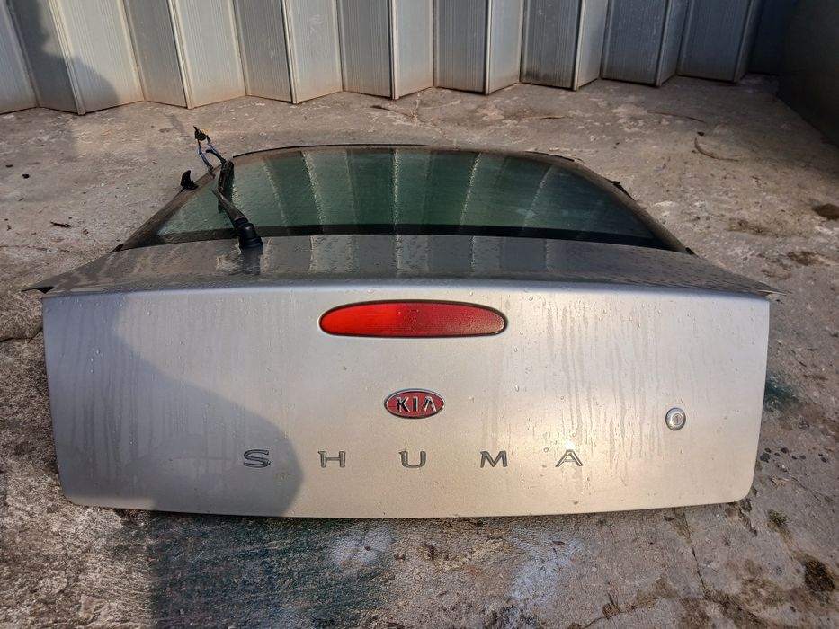 Porta da mala  em bom estado