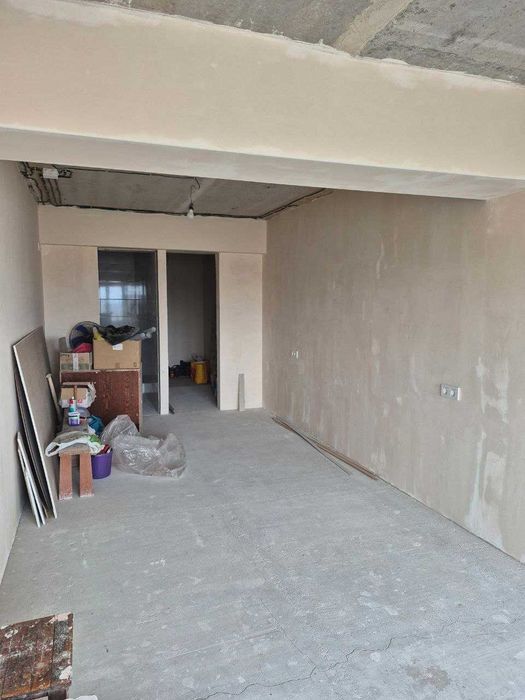 продаж трикімнатної квартири по вул. Захисників України