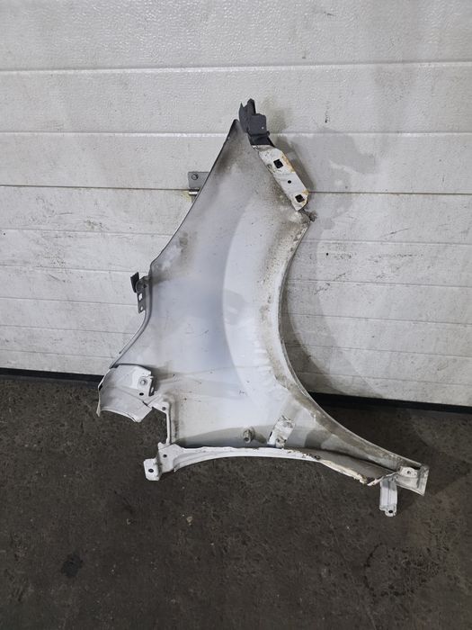 Ford Ka mk2 Błotnik przód lewy F9