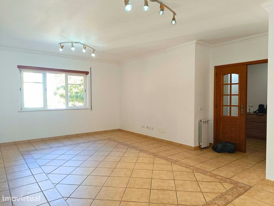 Apartamento T3 c/lugar de garagem