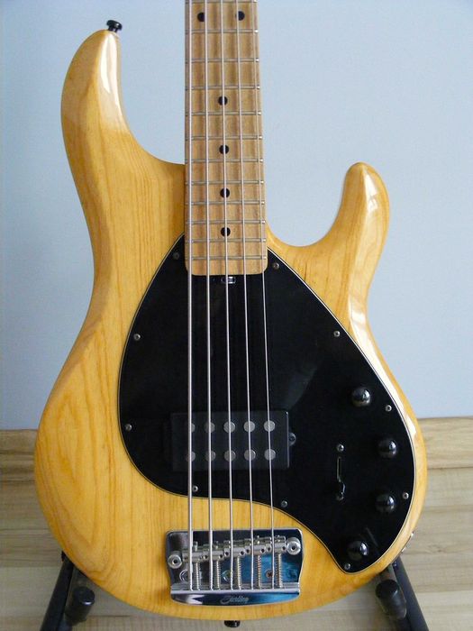 Gitara basowa Sterling by MusicMan Ray35 StingRay 5