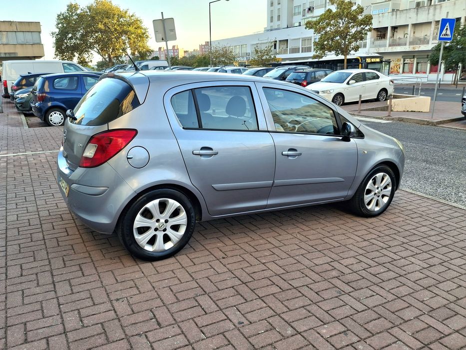 Opel Corsa D 1.3CDTi C/AC Nacional 07