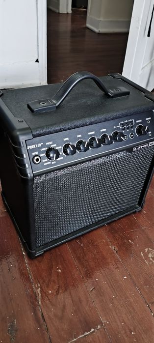 Guitarra Elétrica com Amplificador