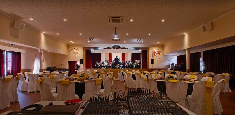 Aluguer de Material de Som e Luz para Pequenos/Médios Eventos