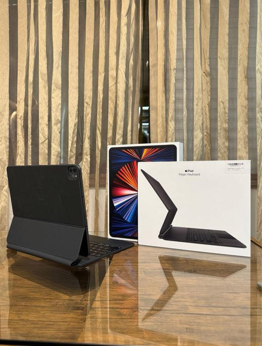 Pack iPad Pro 5ªGEN 256GB (Cellular/M1) + Magic Keyboard PT (Impecável)