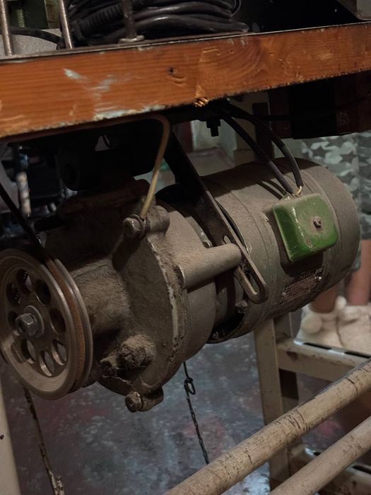 ПРОДАМ оверлок промисловий