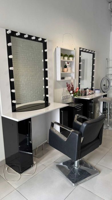 Продається діючий манікюрний салон повністю облаштований