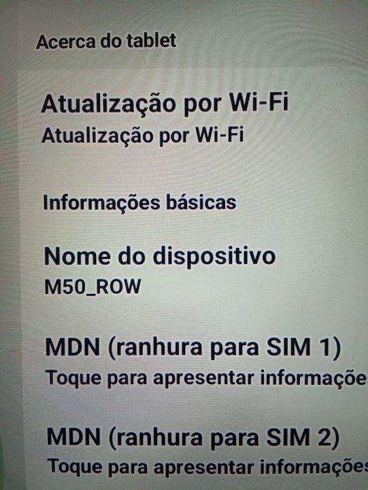 Tablet, teclado, coluna e rato
