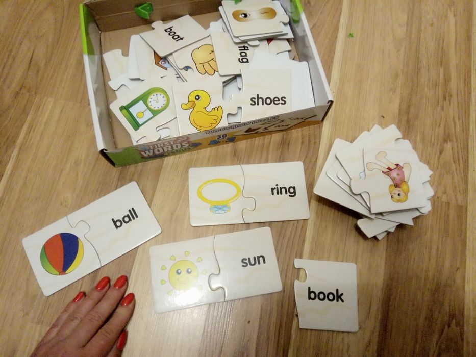 Іграшки пазли First words англійською