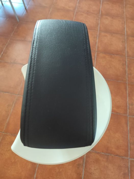 Apoio braços Peugeot 2008/208