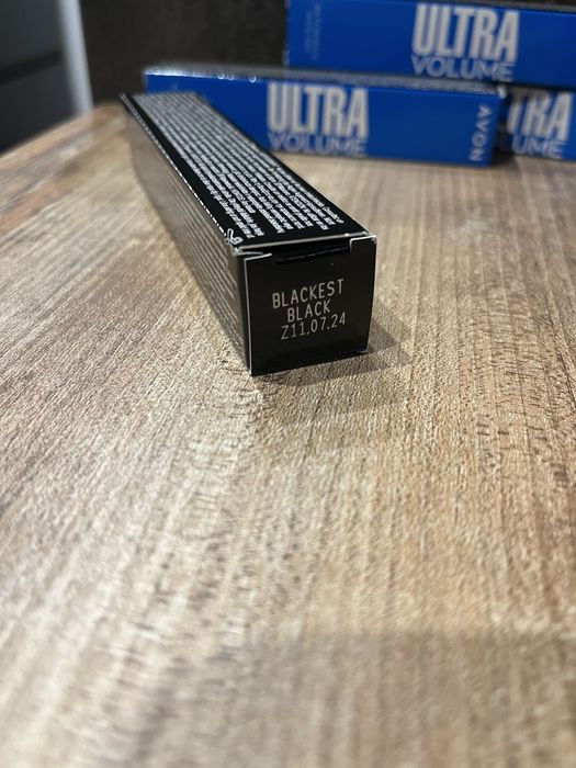 Avon Tusz do rzes Ultra Volume , black