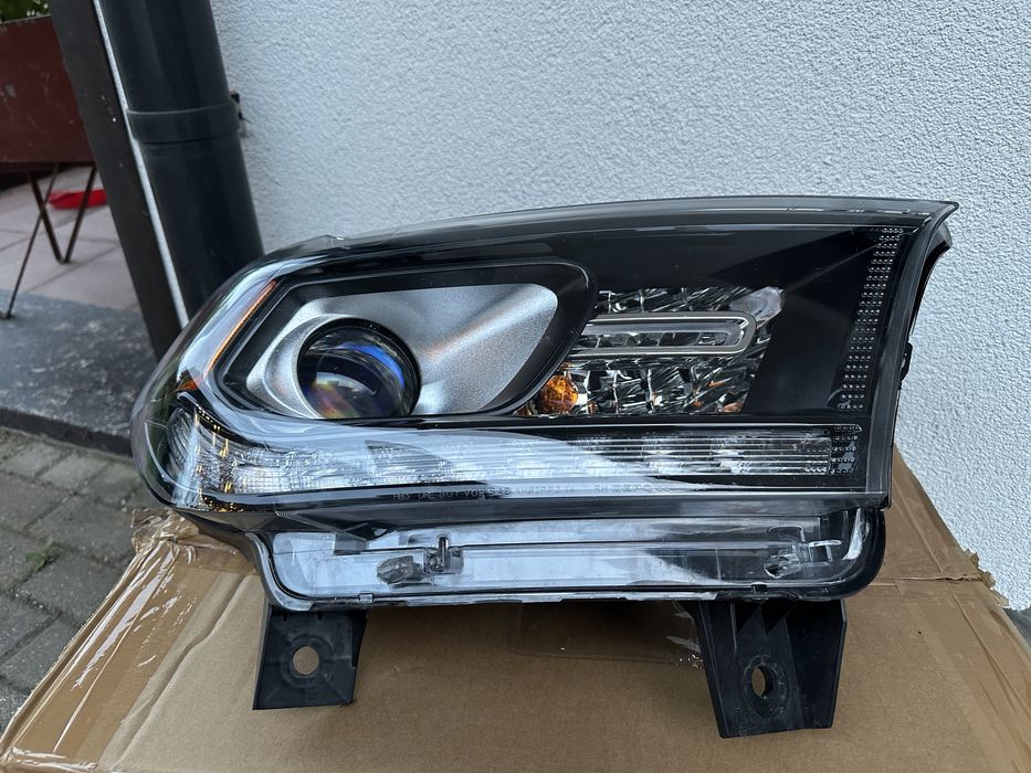 Reflektor przod prawa Dodge Durango 2019 r