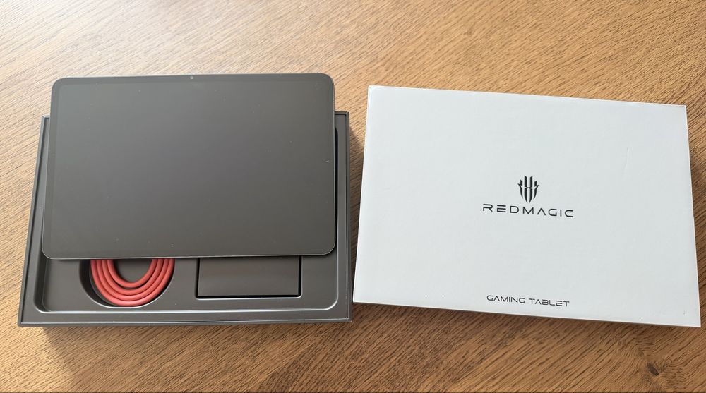 Redmagic Astra Gaming Tablet - 24GB - 1TB
