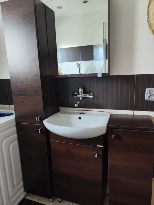 Rezerwacja Komplet mebli łazienkowych umywalka kinkiet